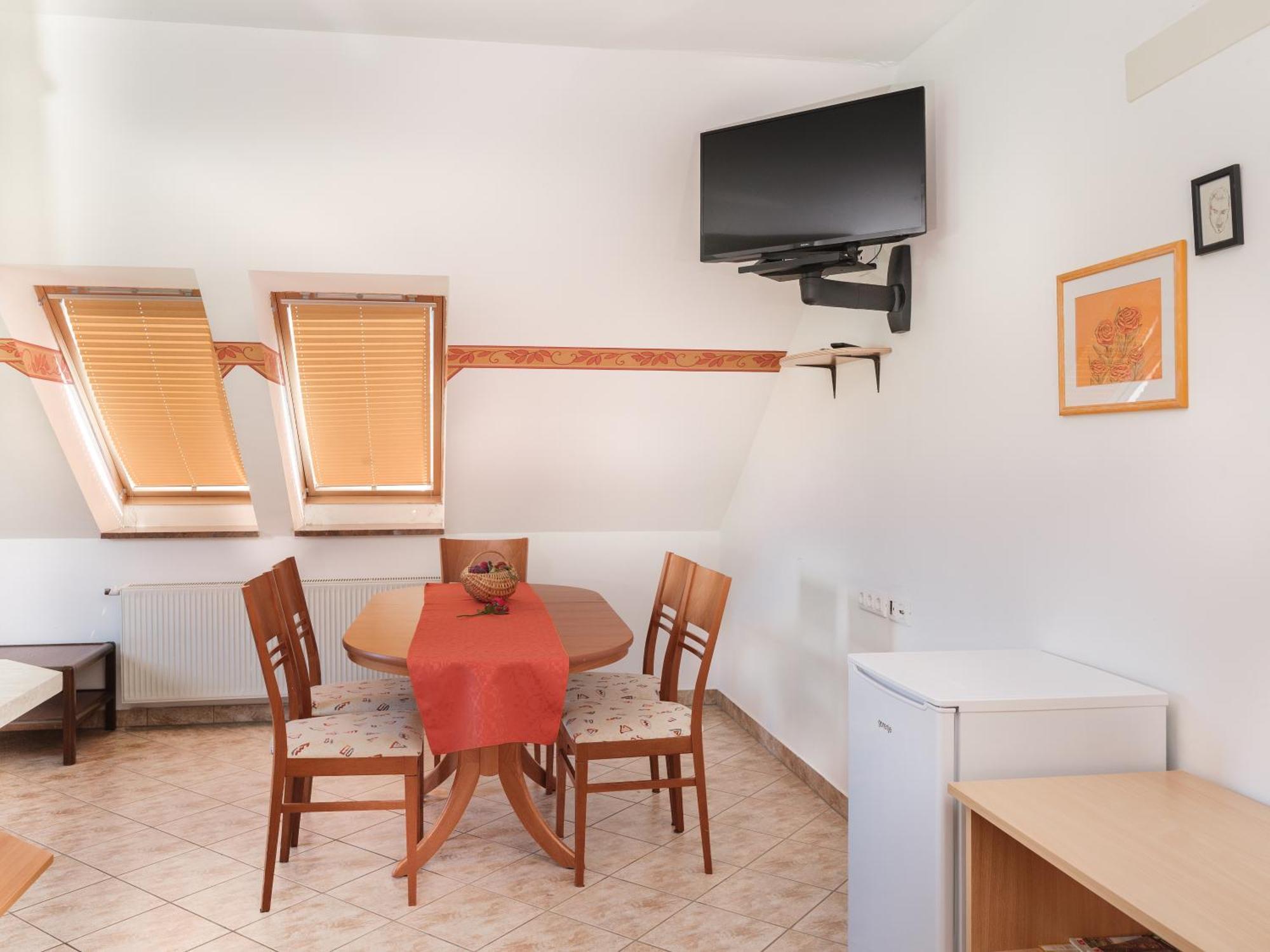Apartments Suster Stari Trg ob Kolpi Kültér fotó